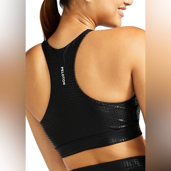 Peloton Women's Standard Digital Foil High Neck Bra
Medium - Picture 7 of 7